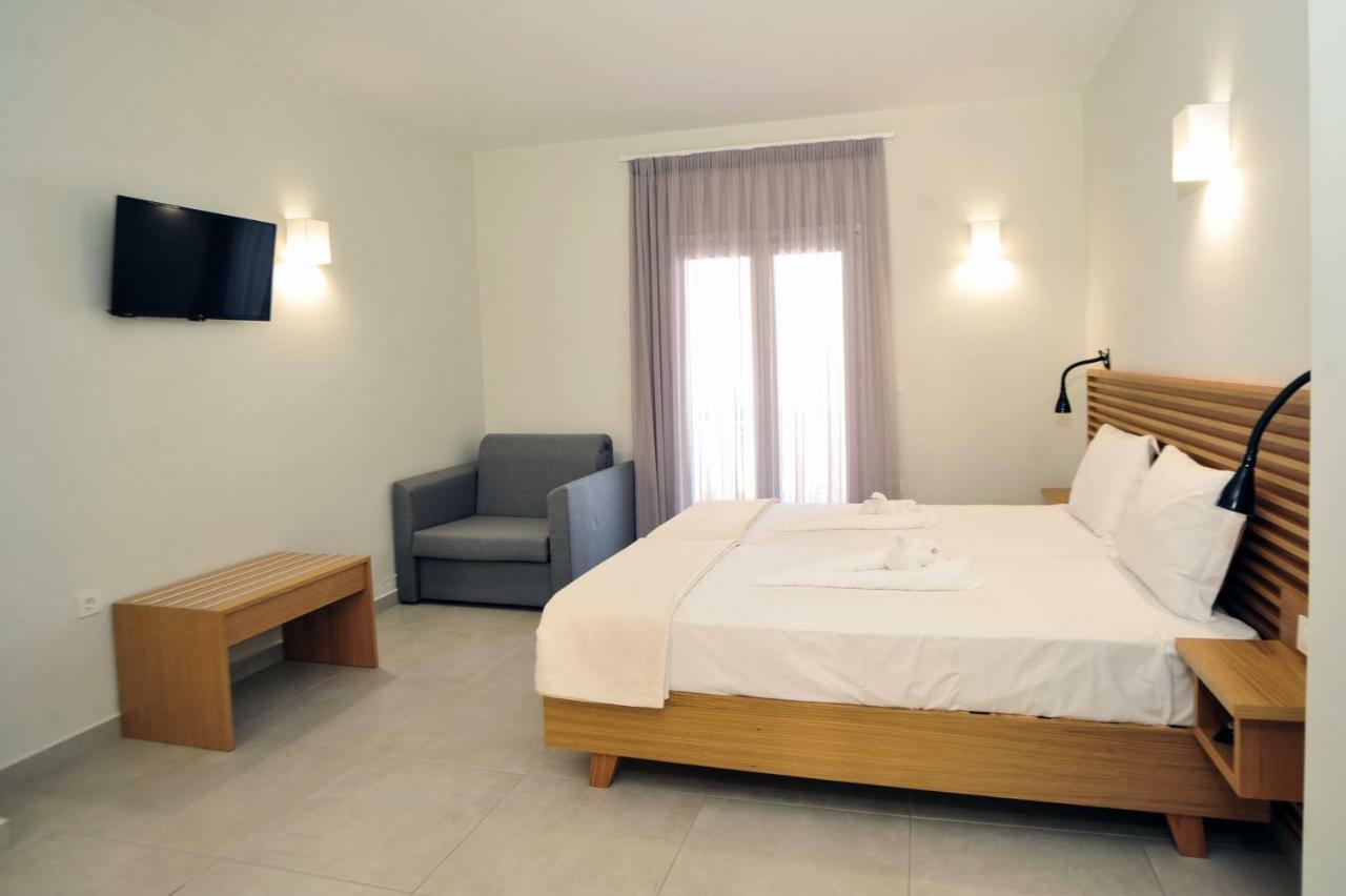 Mithos Premium Rooms Agia Marina Extérieur photo