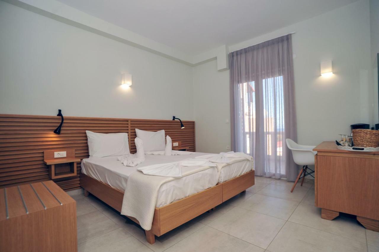 Mithos Premium Rooms Agia Marina Extérieur photo