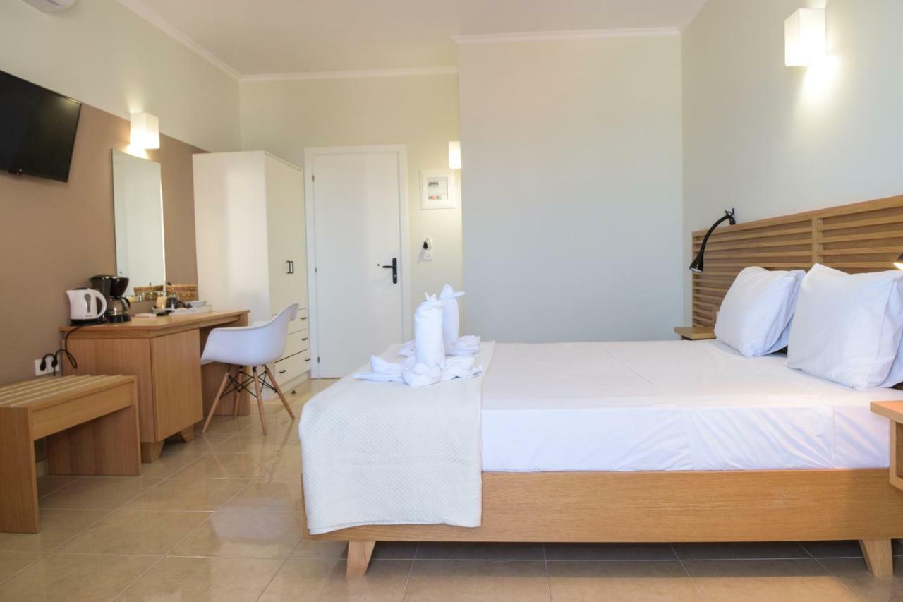 Mithos Premium Rooms Agia Marina Extérieur photo